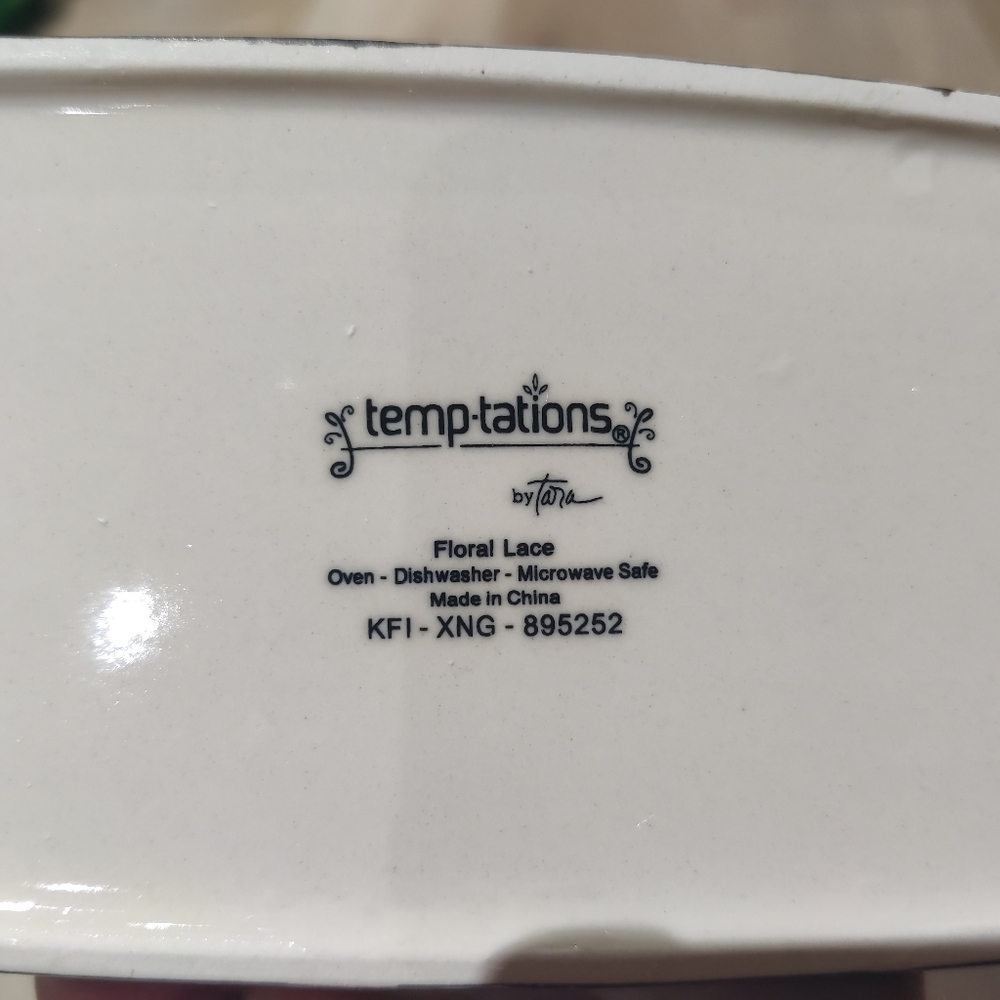 Temptations Dinner Table Set - Picture 4 of 6